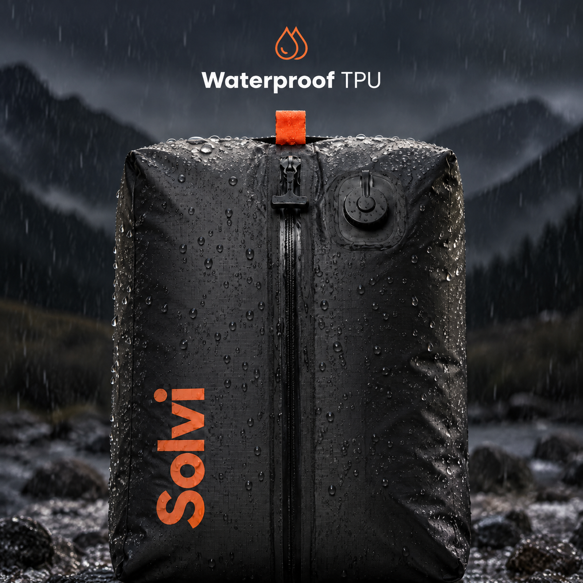 Waterproof Solvi ClickVac bag in the rain